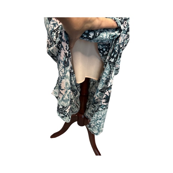 Bebe Shirred Print Dress With Ties. Size Large.  Leaf Print Navy Teal And Cream - Picture 6 of 12